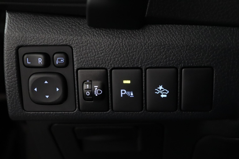 Toyota Auris - 1.8 Hybrid Executive 29