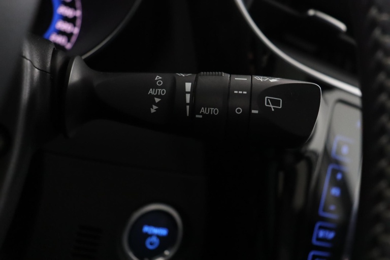 Toyota Auris - 1.8 Hybrid Executive 32