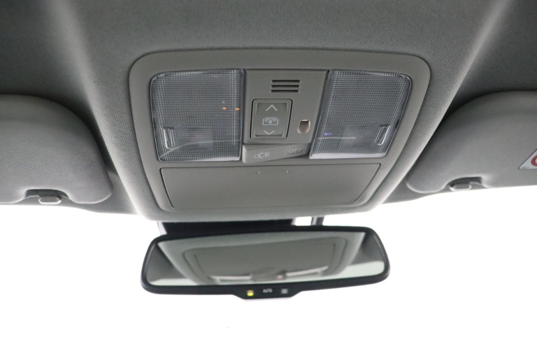 Toyota Auris - 1.8 Hybrid Executive 33