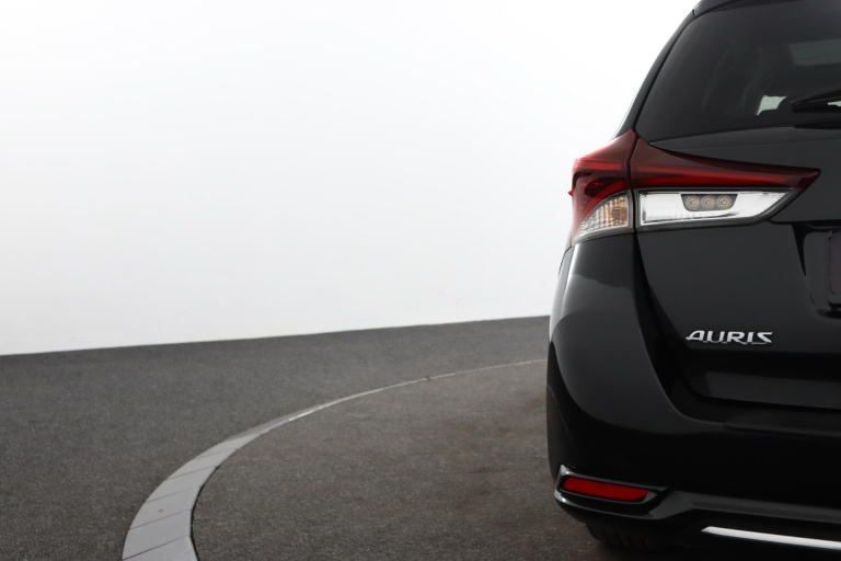 Toyota Auris - 1.8 Hybrid Executive 41