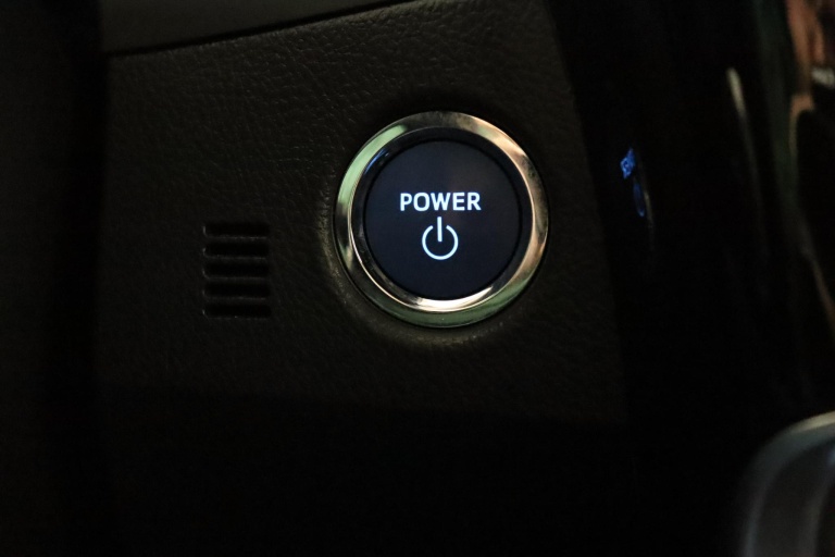 Toyota Auris - 1.8 Hybrid Executive 46