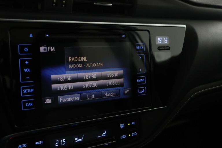 Toyota Auris - 1.8 Hybrid Executive 8