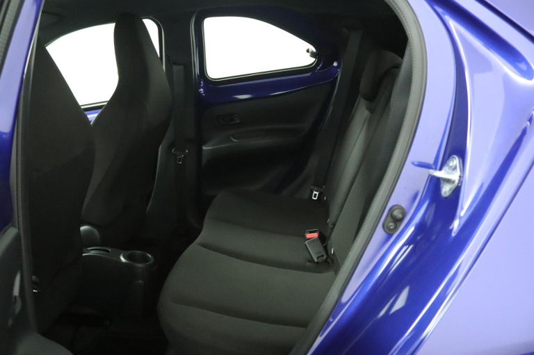 Toyota Aygo X - 1.0 VVT-i S-CVT Play 18