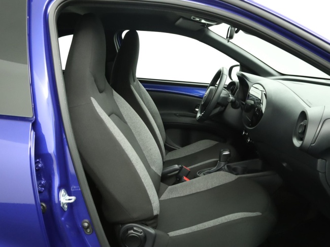 Toyota Aygo X - 1.0 VVT-i S-CVT Play