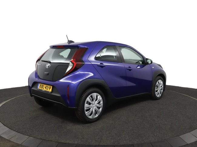 Toyota Aygo X - 1.0 VVT-i S-CVT Play