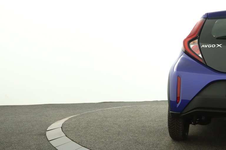 Toyota Aygo X - 1.0 VVT-i S-CVT Play 40