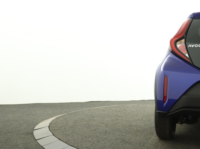 Toyota Aygo X - 1.0 VVT-i S-CVT Play