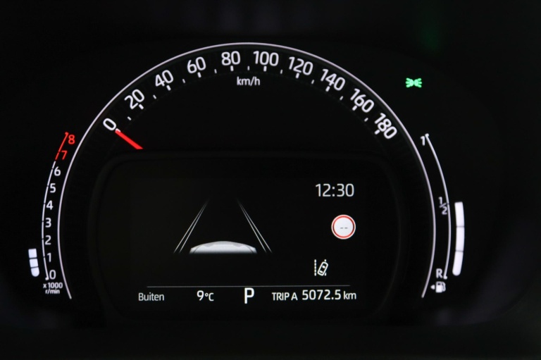 Toyota Aygo X - 1.0 VVT-i S-CVT Play 45