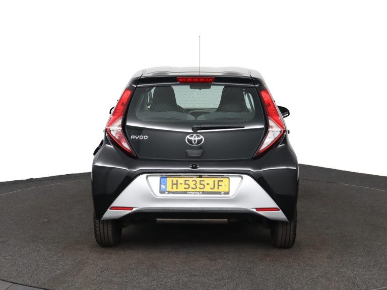 Toyota Aygo - 1.0 VVT-i x-play 8