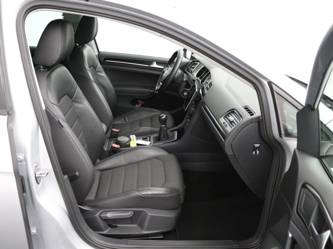 Volkswagen Golf - 1.2 TSI Business Edition