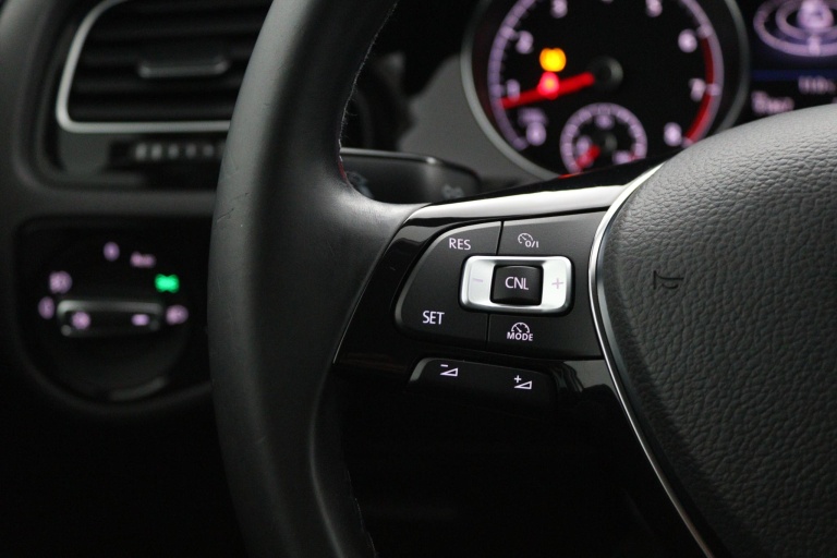 Volkswagen Golf - 1.2 TSI Business Edition 15