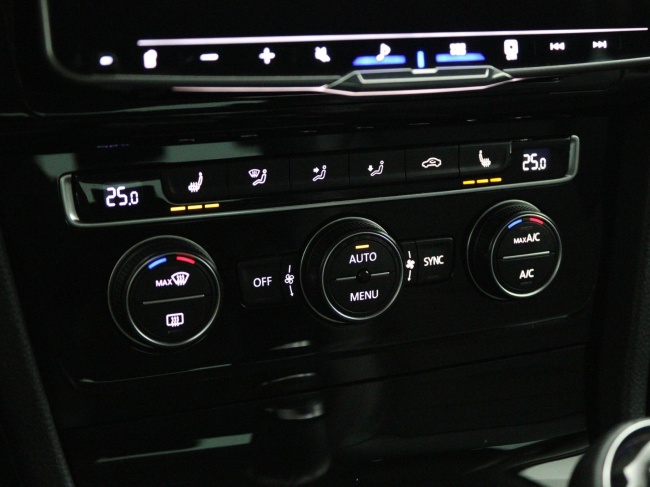 Volkswagen Golf - 1.2 TSI Business Edition