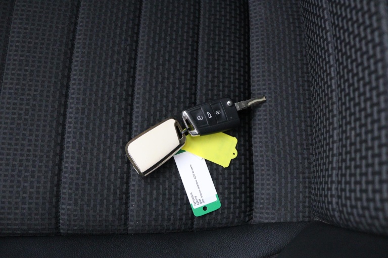 Volkswagen Golf - 1.2 TSI Business Edition 28