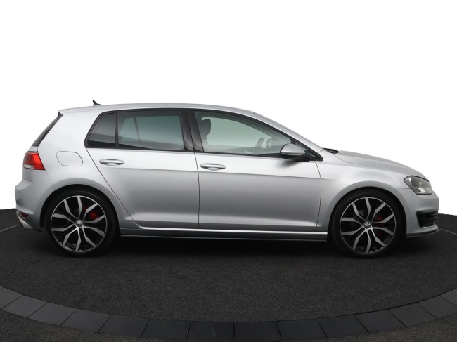 Volkswagen Golf - 1.2 TSI Business Edition