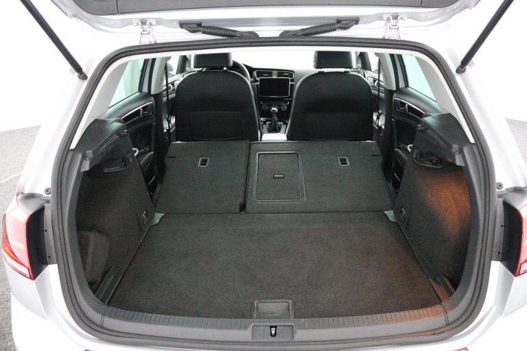 Volkswagen Golf - 1.2 TSI Business Edition 34