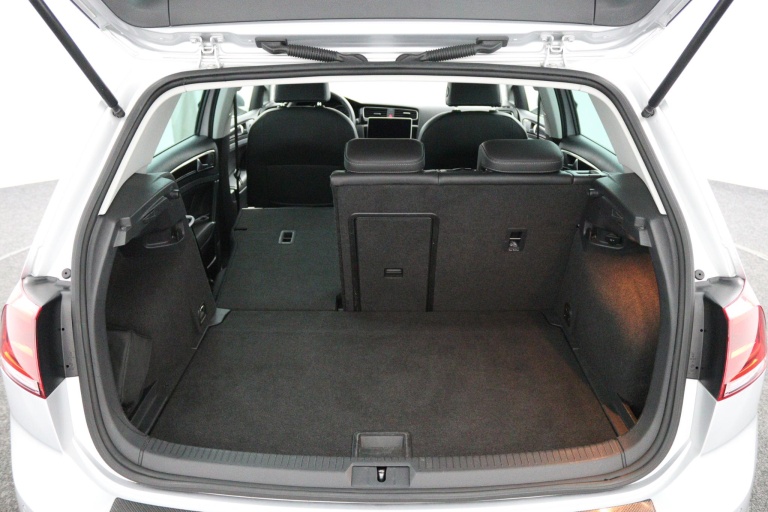 Volkswagen Golf - 1.2 TSI Business Edition 38