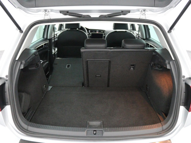 Volkswagen Golf - 1.2 TSI Business Edition