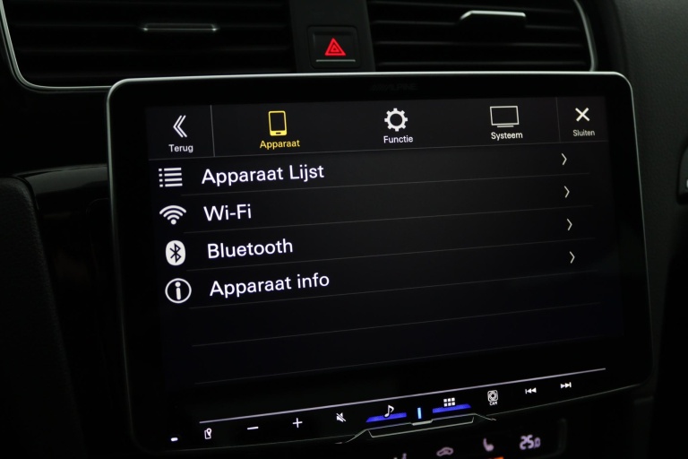 Volkswagen Golf - 1.2 TSI Business Edition 39