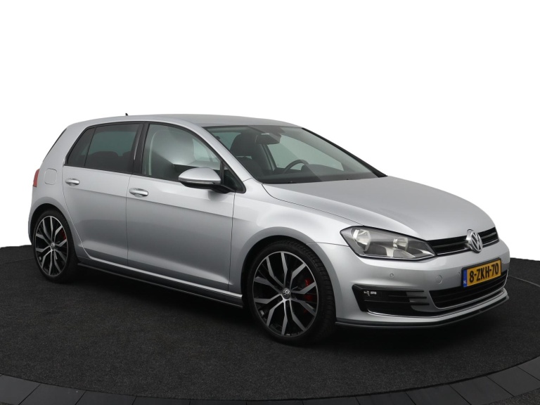 Volkswagen Golf - 1.2 TSI Business Edition 4