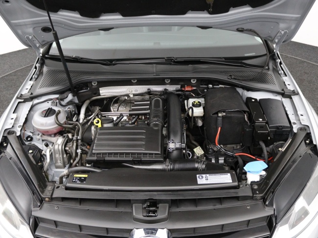 Volkswagen Golf - 1.2 TSI Business Edition