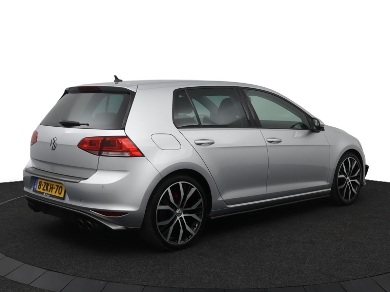 Volkswagen Golf - 1.2 TSI Business Edition 5