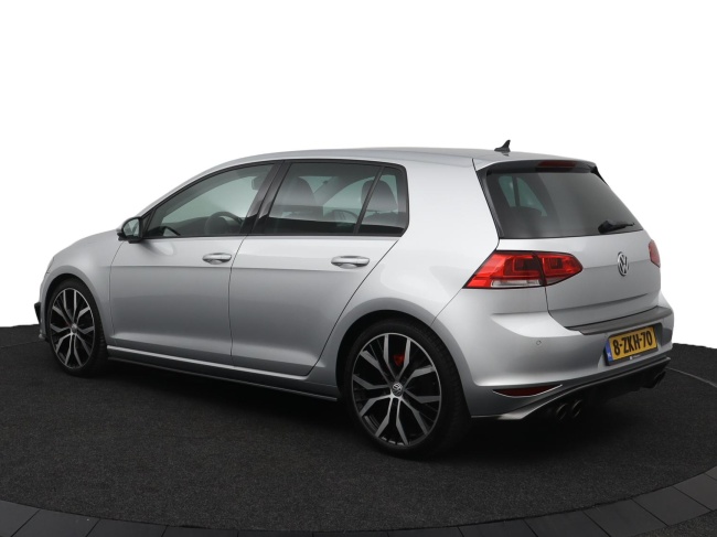 Volkswagen Golf - 1.2 TSI Business Edition