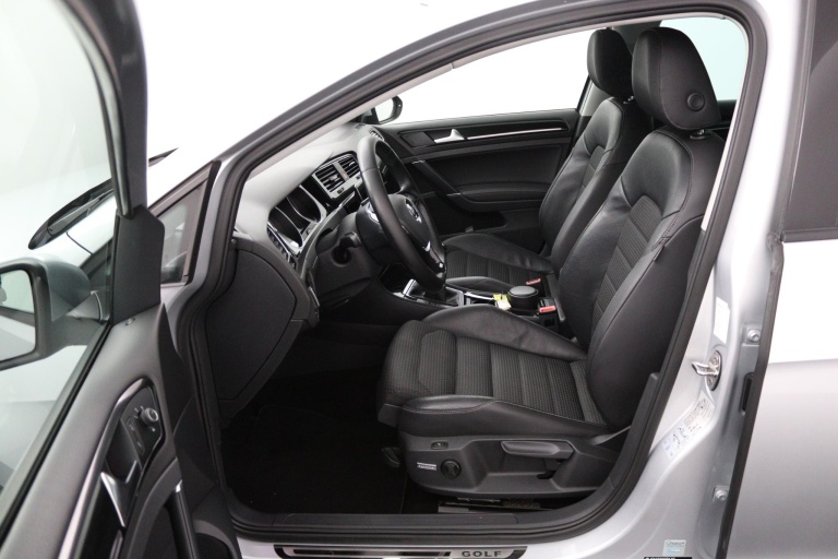 Volkswagen Golf - 1.2 TSI Business Edition 9