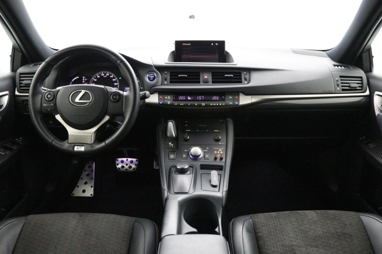 Lexus CT - 200h F Sport Line 4