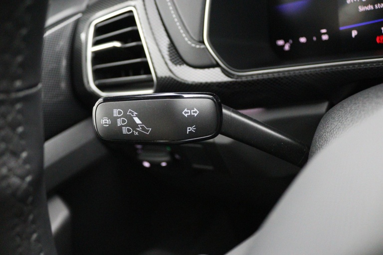 Volkswagen T-Cross - 1.5 TSI R-Line Edition 24