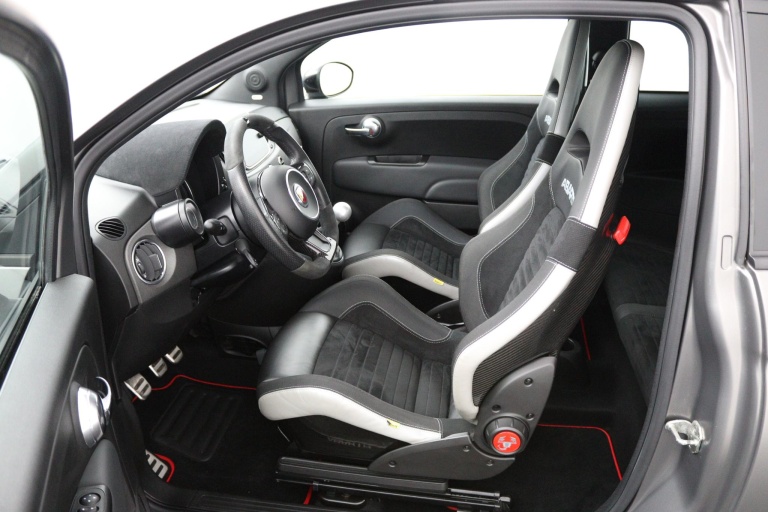 Fiat 500 - 1.4 T-Jet Abarth Competizione 70th Anniversary 13