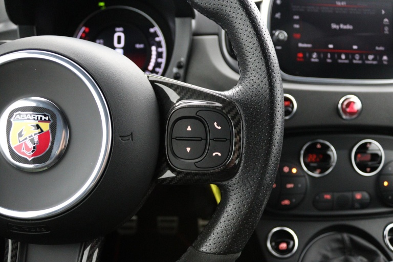 Fiat 500 - 1.4 T-Jet Abarth Competizione 70th Anniversary 16