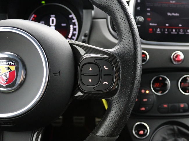 Fiat 500 - 1.4 T-Jet Abarth Competizione 70th Anniversary