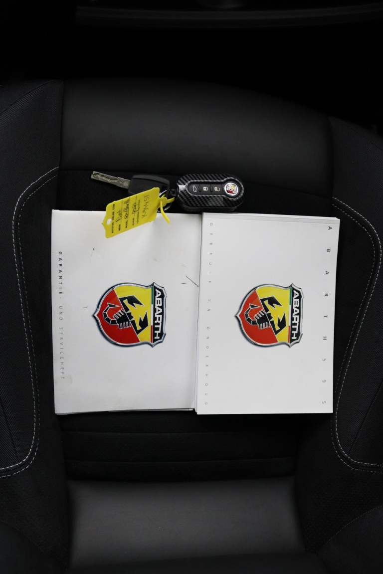 Fiat 500 - 1.4 T-Jet Abarth Competizione 70th Anniversary 8