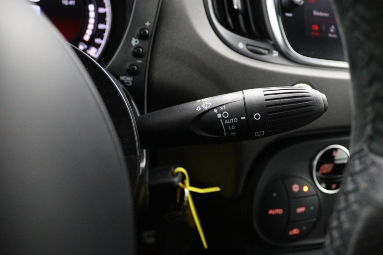 Fiat 500 C - 1.4 T-Jet Abarth Competizione 70th Anniversary 25