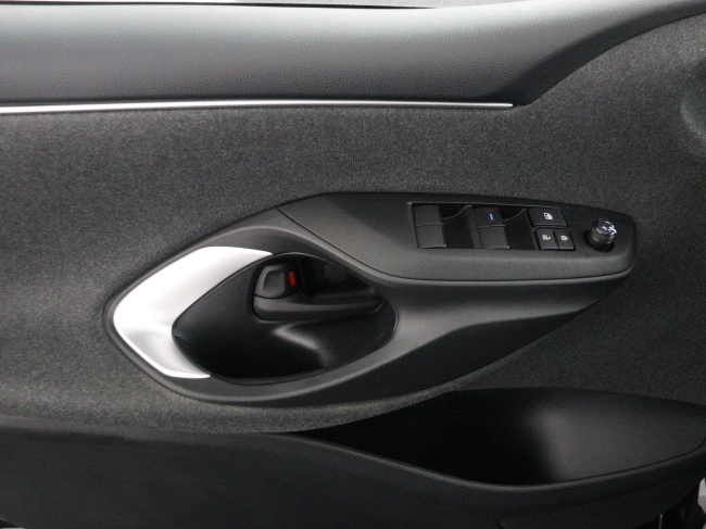 Toyota Yaris - 1.5 VVT-i First Edition