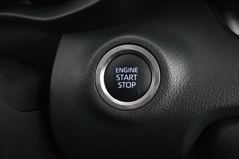 Toyota Yaris - 1.5 VVT-i First Edition 44