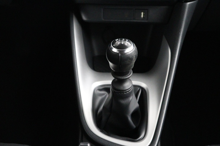 Toyota Yaris - 1.5 VVT-i First Edition 51