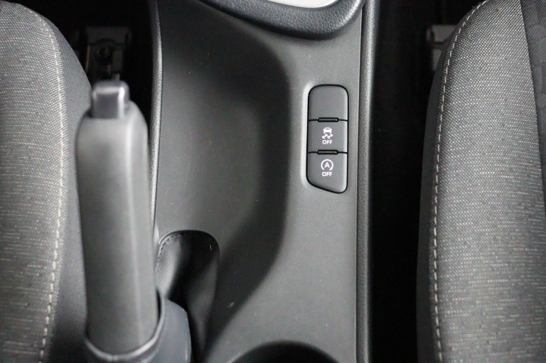 Toyota Yaris - 1.5 VVT-i First Edition 52