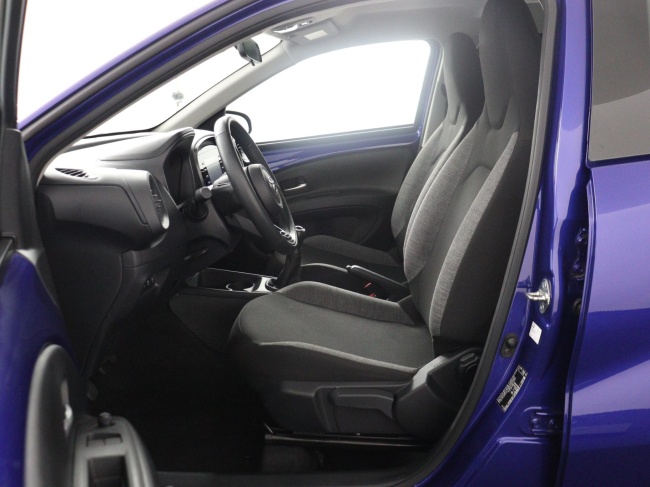 Toyota Aygo X - 1.0 VVT-i MT Play