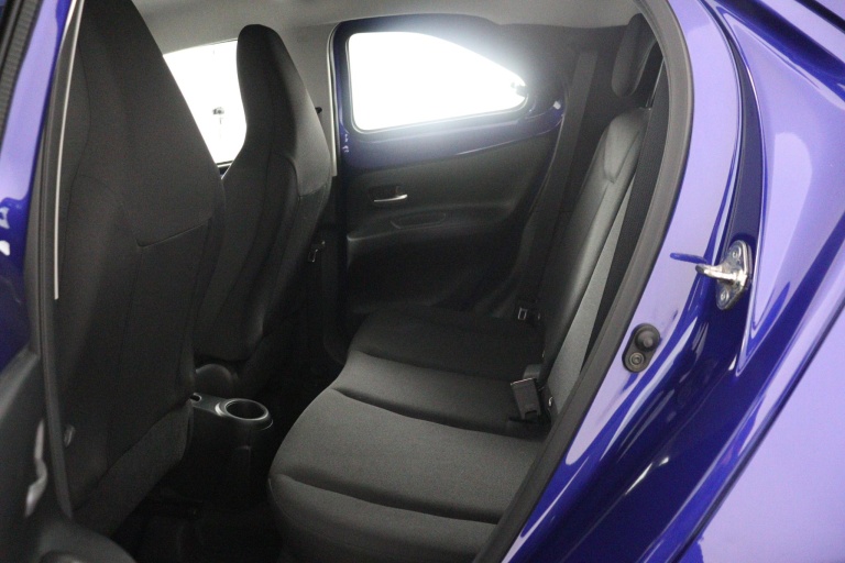 Toyota Aygo X - 1.0 VVT-i MT Play 16