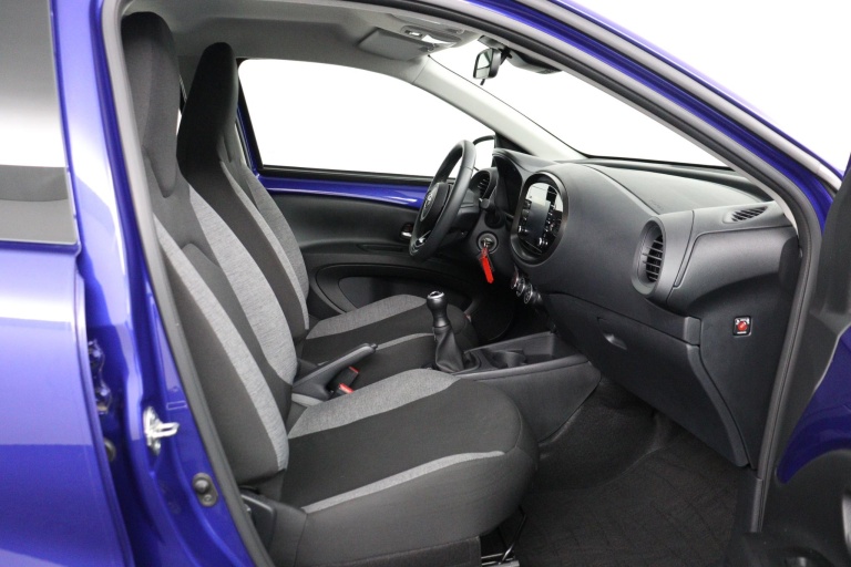 Toyota Aygo X - 1.0 VVT-i MT Play 19