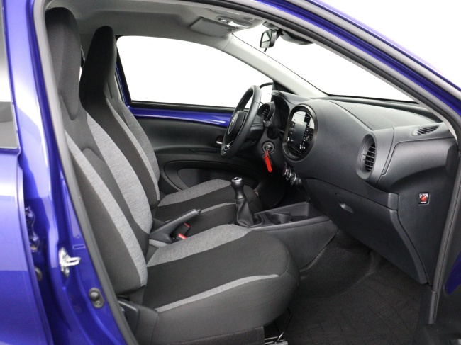 Toyota Aygo X - 1.0 VVT-i MT Play
