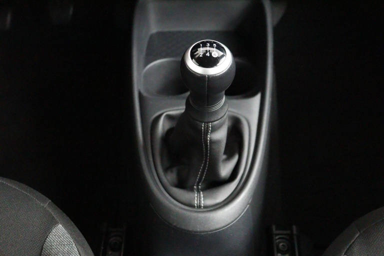 Toyota Aygo X - 1.0 VVT-i MT Play 26