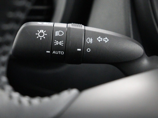 Toyota Aygo X - 1.0 VVT-i MT Play