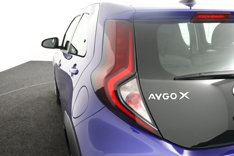 Toyota Aygo X - 1.0 VVT-i MT Play 39