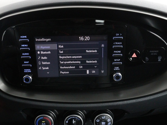 Toyota Aygo X - 1.0 VVT-i MT Play