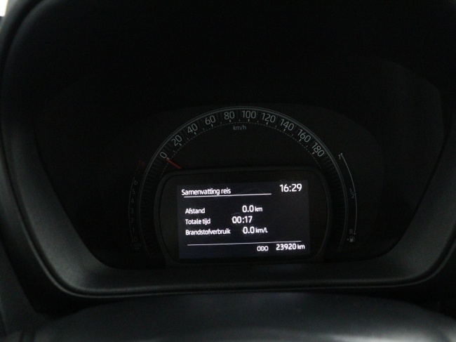 Toyota Aygo X - 1.0 VVT-i MT Play