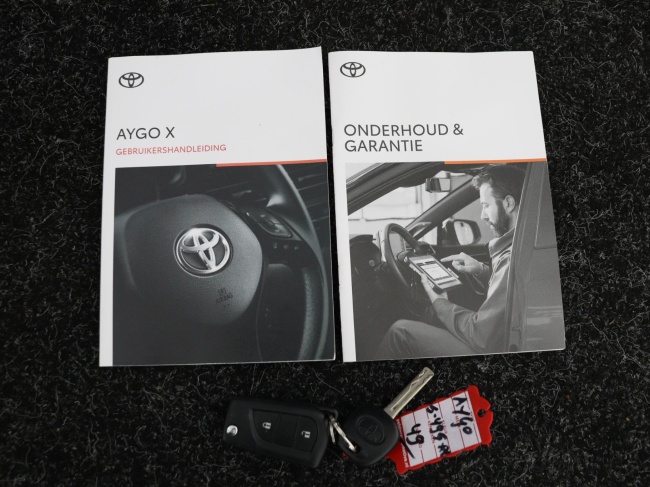 Toyota Aygo X - 1.0 VVT-i MT Play