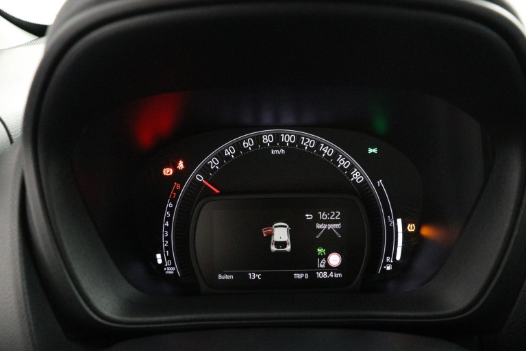 Toyota Aygo X - 1.0 VVT-i MT Play 6