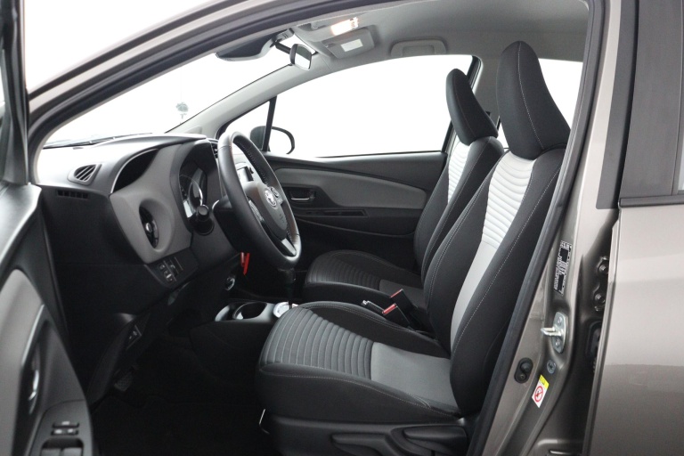 Toyota Yaris - 1.5 Hybrid Active 17
